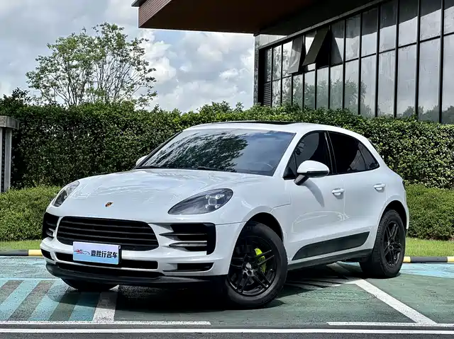 PORSCHE MACAN 2019