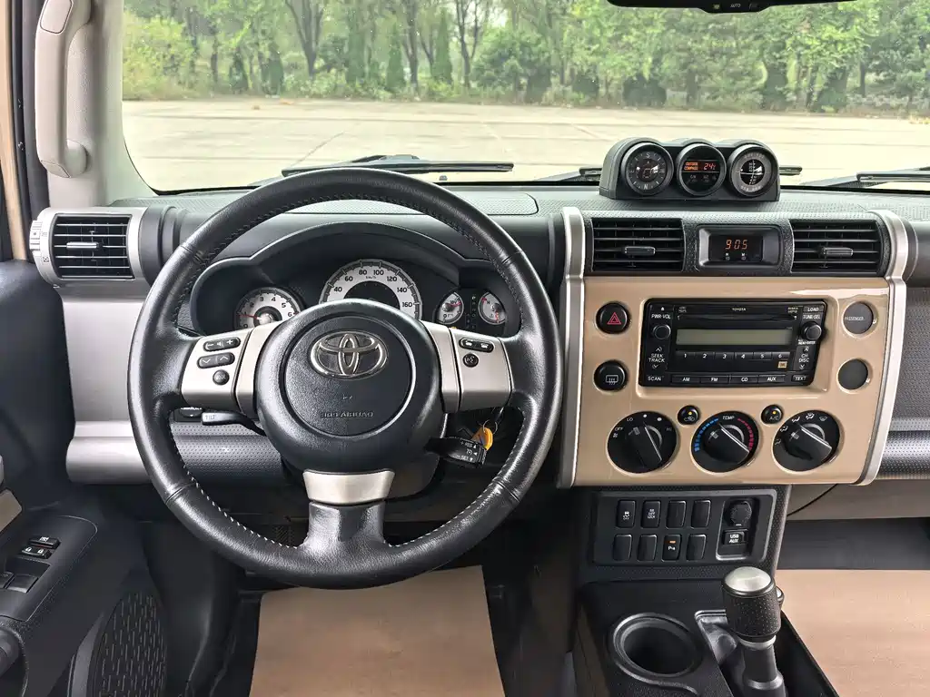 Toyota FJ Cruiser — миниатюра 15