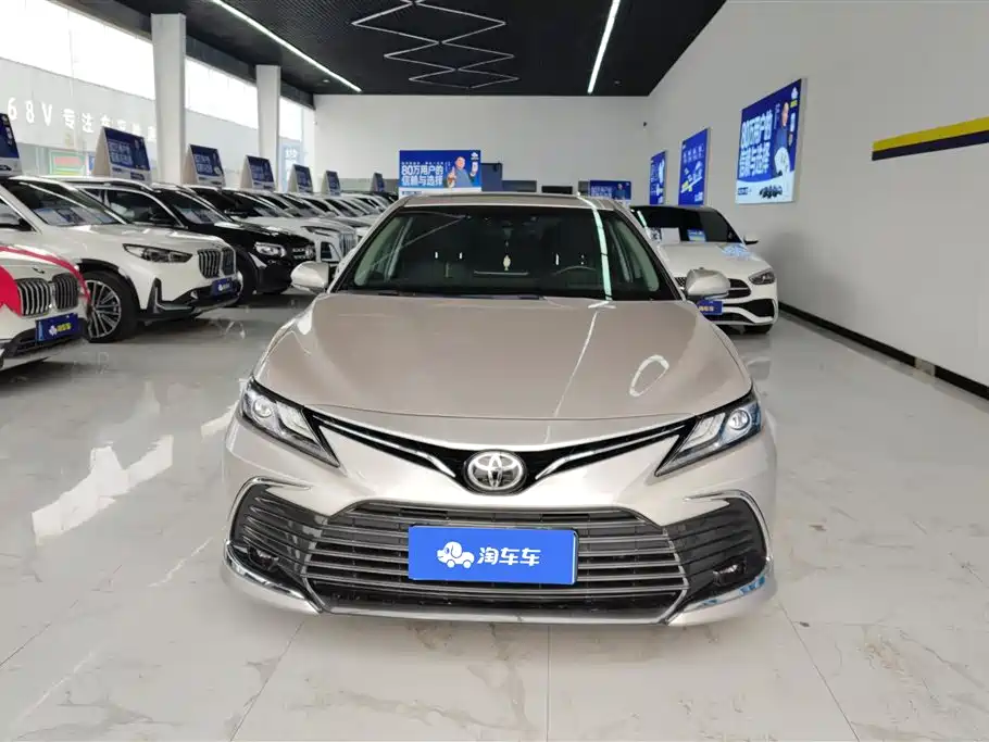 TOYOTA CAMRY