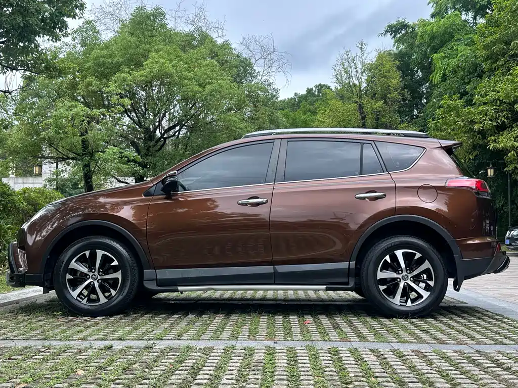Toyota RAV4 2016 2.0L CVT V