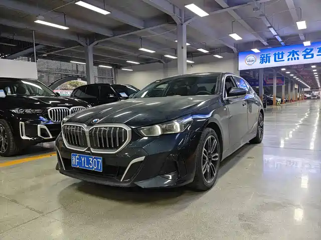 BMW 5 SERIES 2024