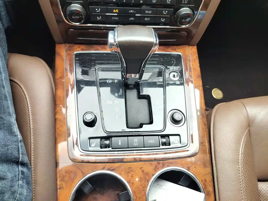 Volkswagen Phaeton — миниатюра 16