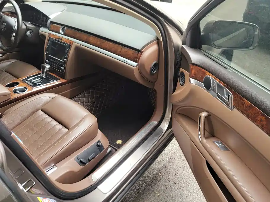 Volkswagen Phaeton — миниатюра 8