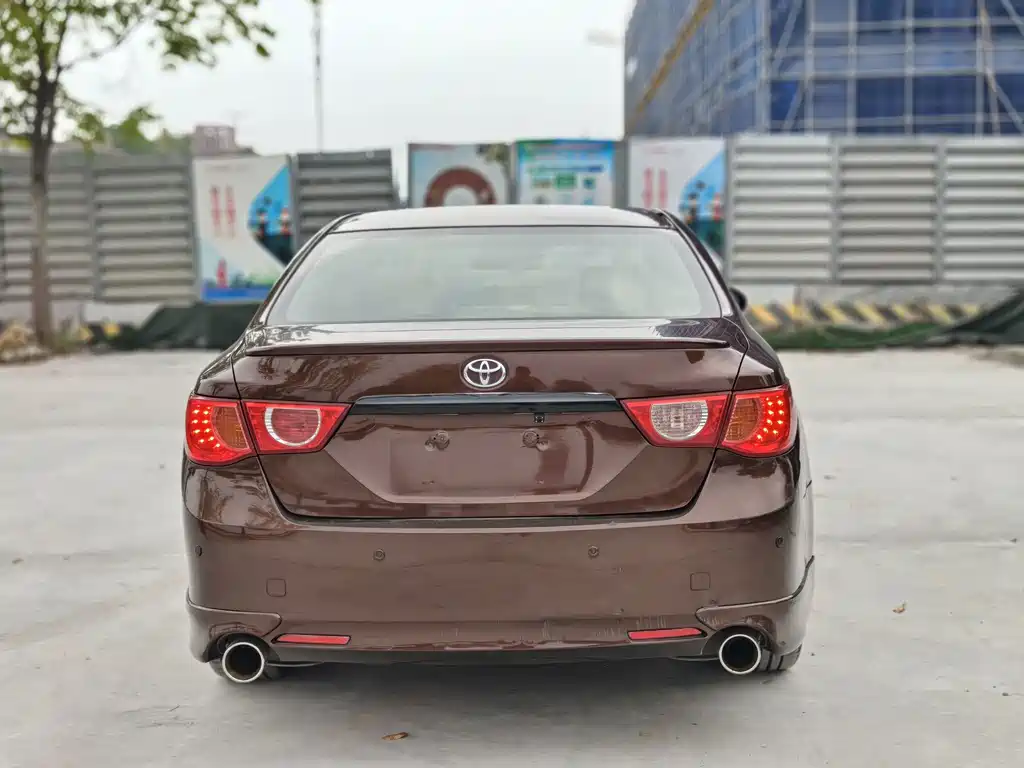 Toyota Reiz — миниатюра 5