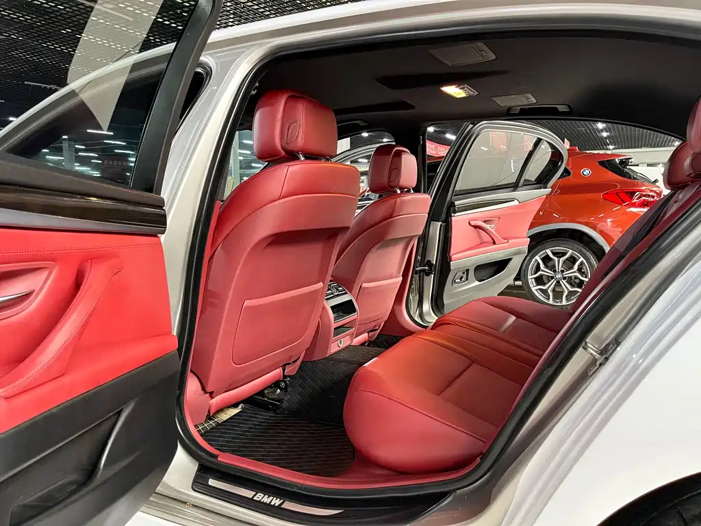 BMW 5 Series — миниатюра 10