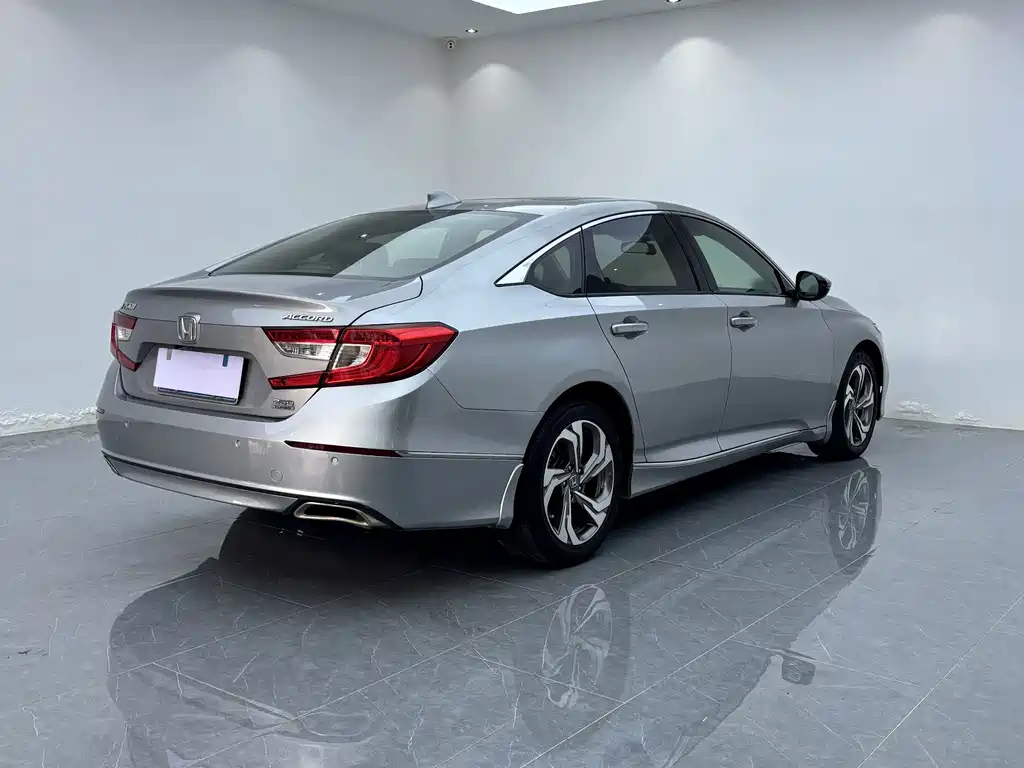 Honda Accord — миниатюра 9