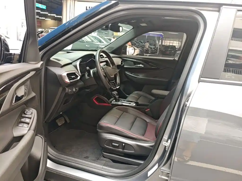 Chevrolet Tracker — миниатюра 15