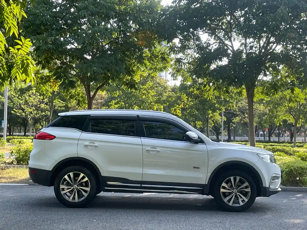Geely Boyue — миниатюра 11