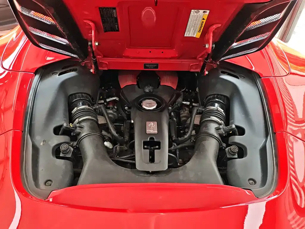 FERRARI 488