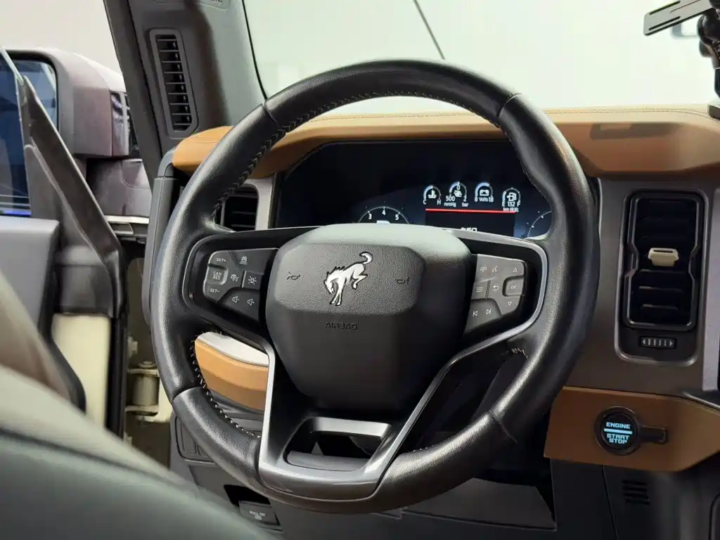 Ford Bronco — миниатюра 13