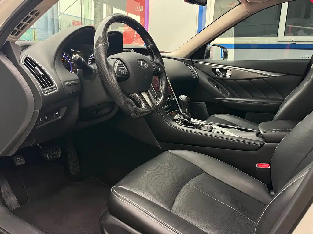 INFINITI Q50L