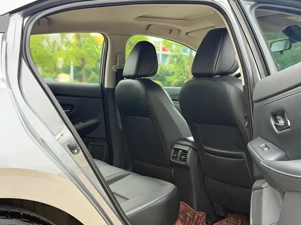 Nissan Sylphy — миниатюра 10