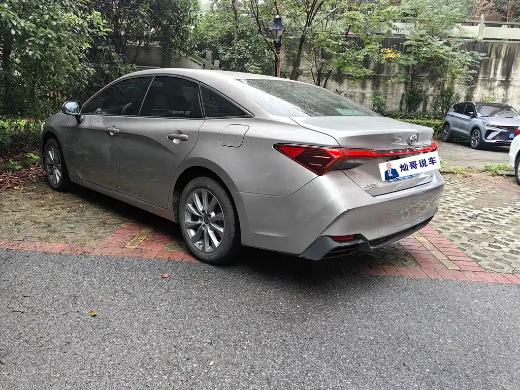 Toyota Avalon — миниатюра 6