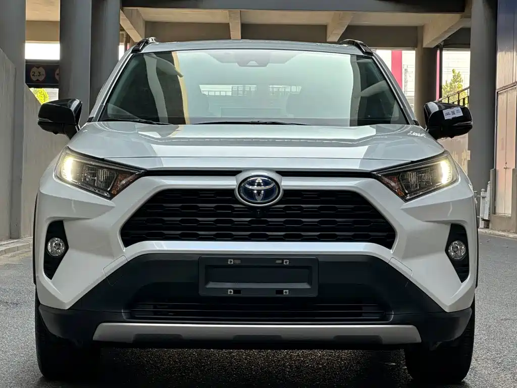 Toyota RAV4 — миниатюра 2