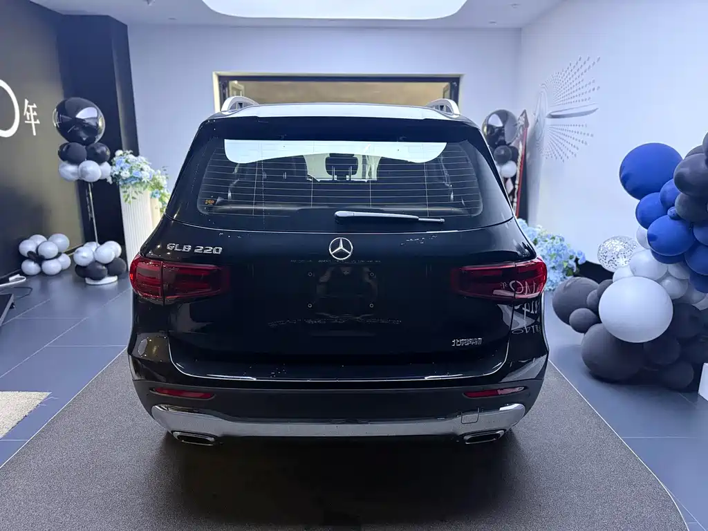 Mercedes-Benz GLB — миниатюра 8