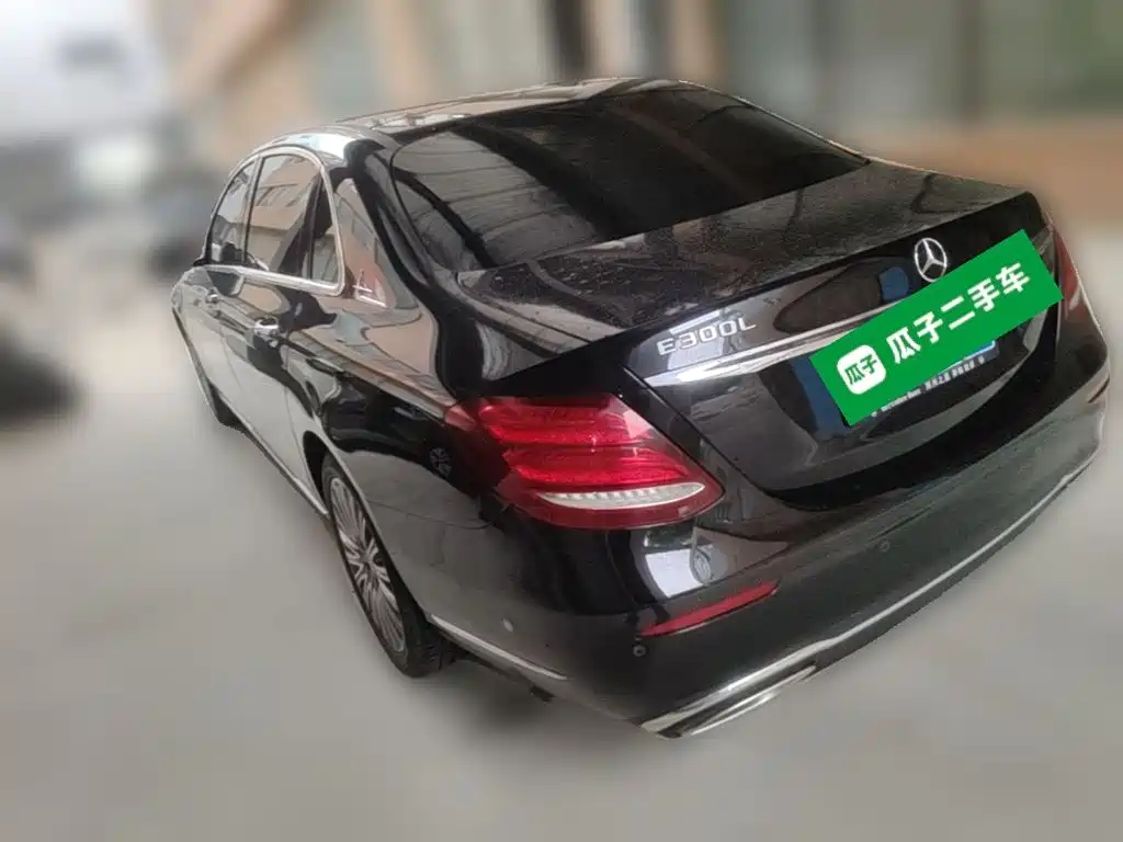 Mercedes-Benz E-Class — миниатюра 7