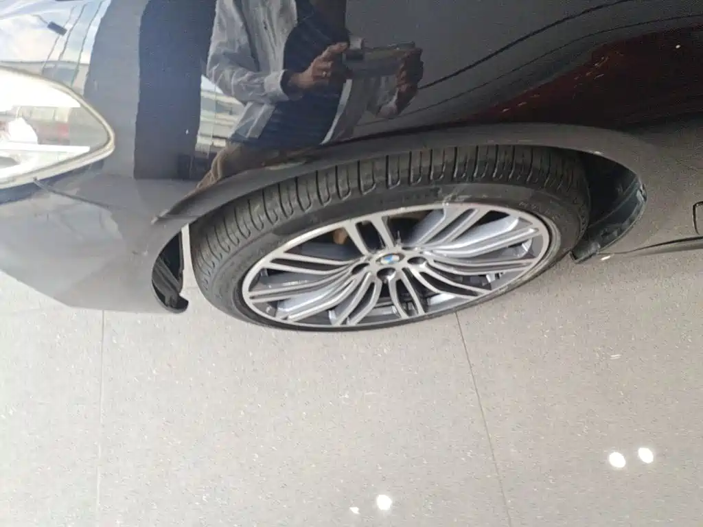 BMW 5 Series — миниатюра 23