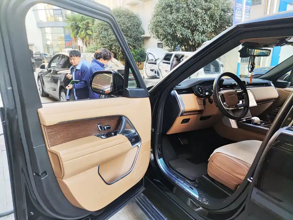 Land Rover Range Rover — миниатюра 5