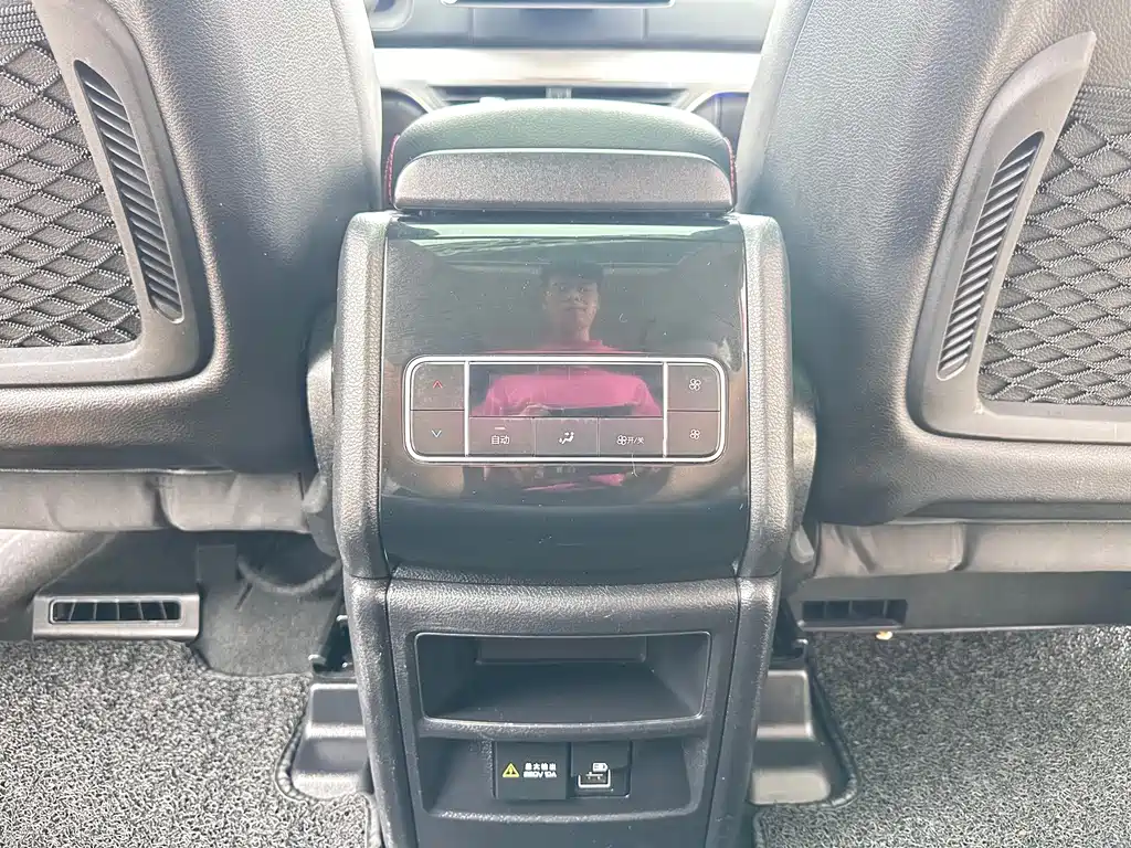 BYD Tang New Energy — миниатюра 12