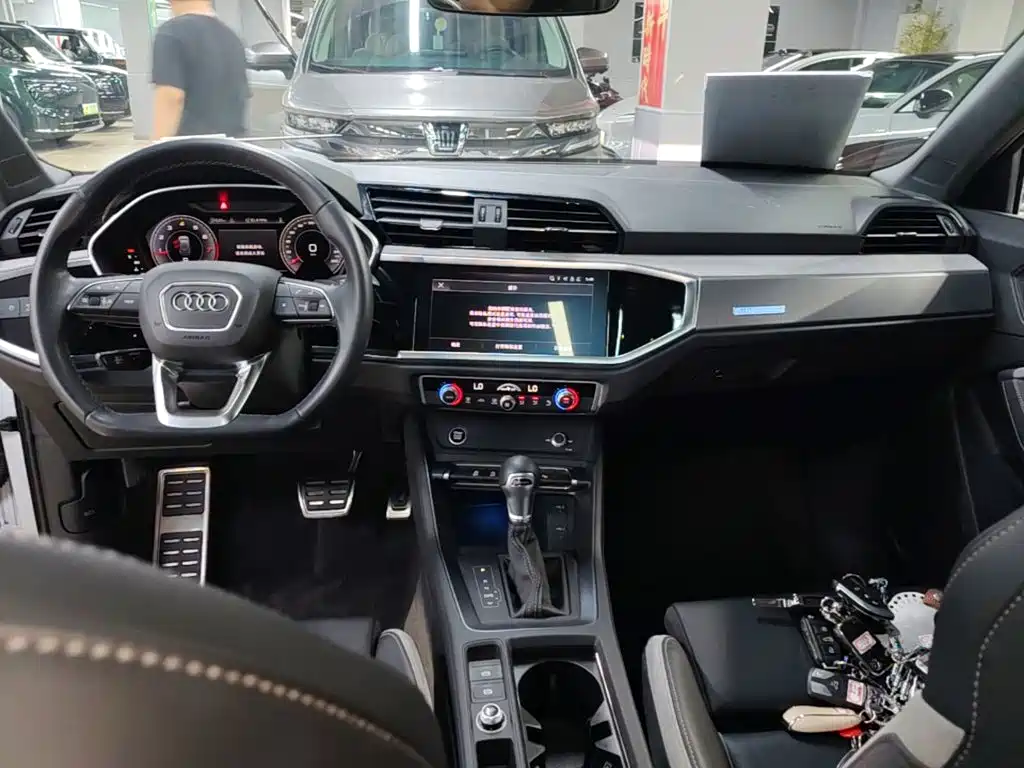 Audi Q3 — миниатюра 10