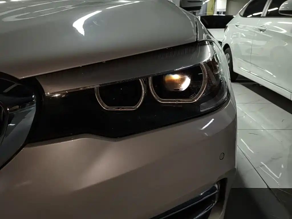 BMW 5 Series — миниатюра 24