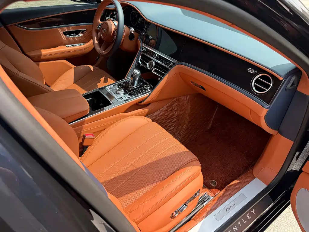 Bentley Flying Spur PHEV — миниатюра 10