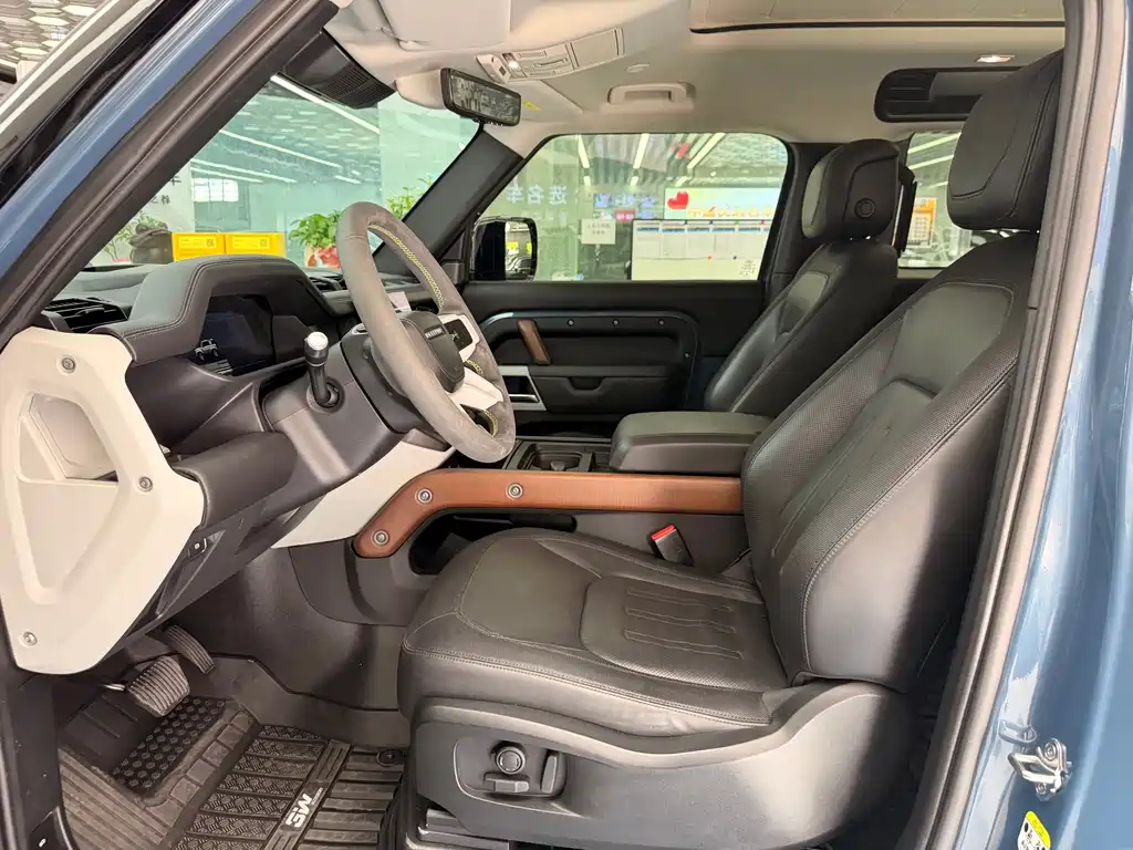 Land Rover Defender — миниатюра 8