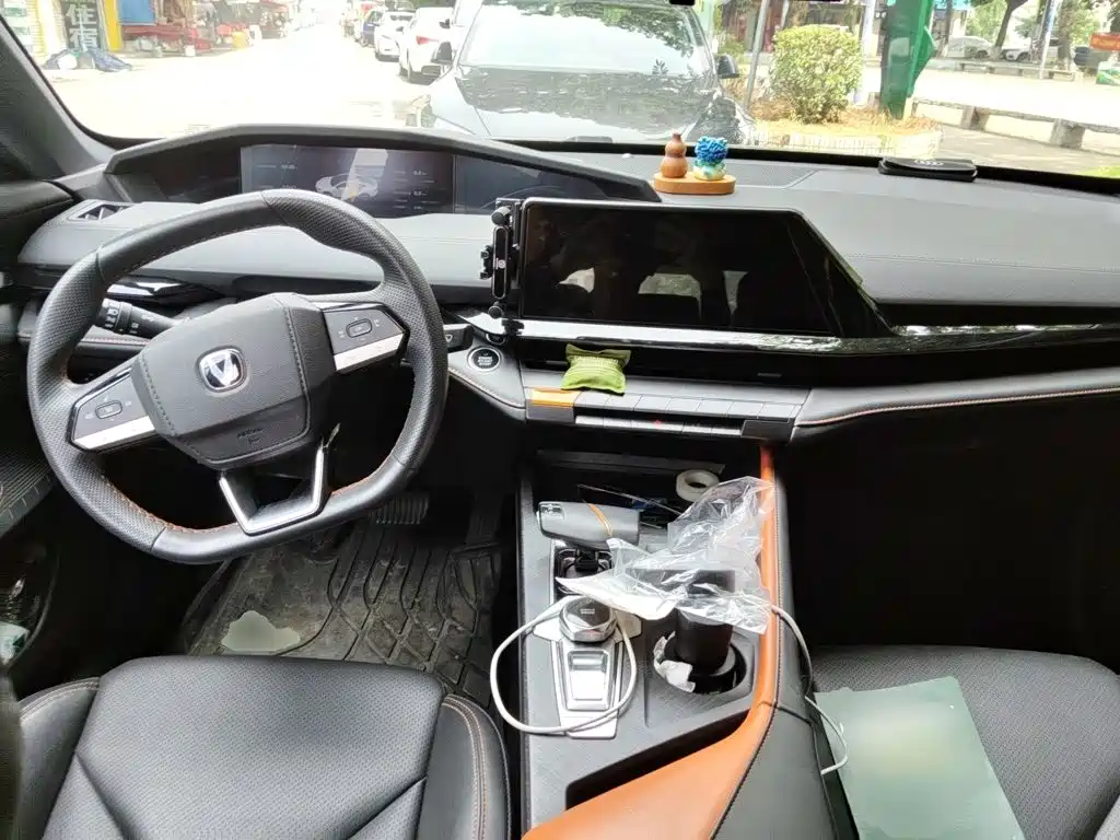 Changan UNI-V iDD — миниатюра 10