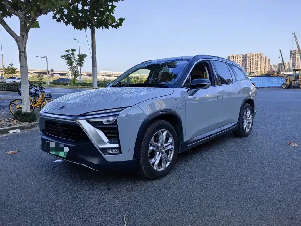 NIO ES8