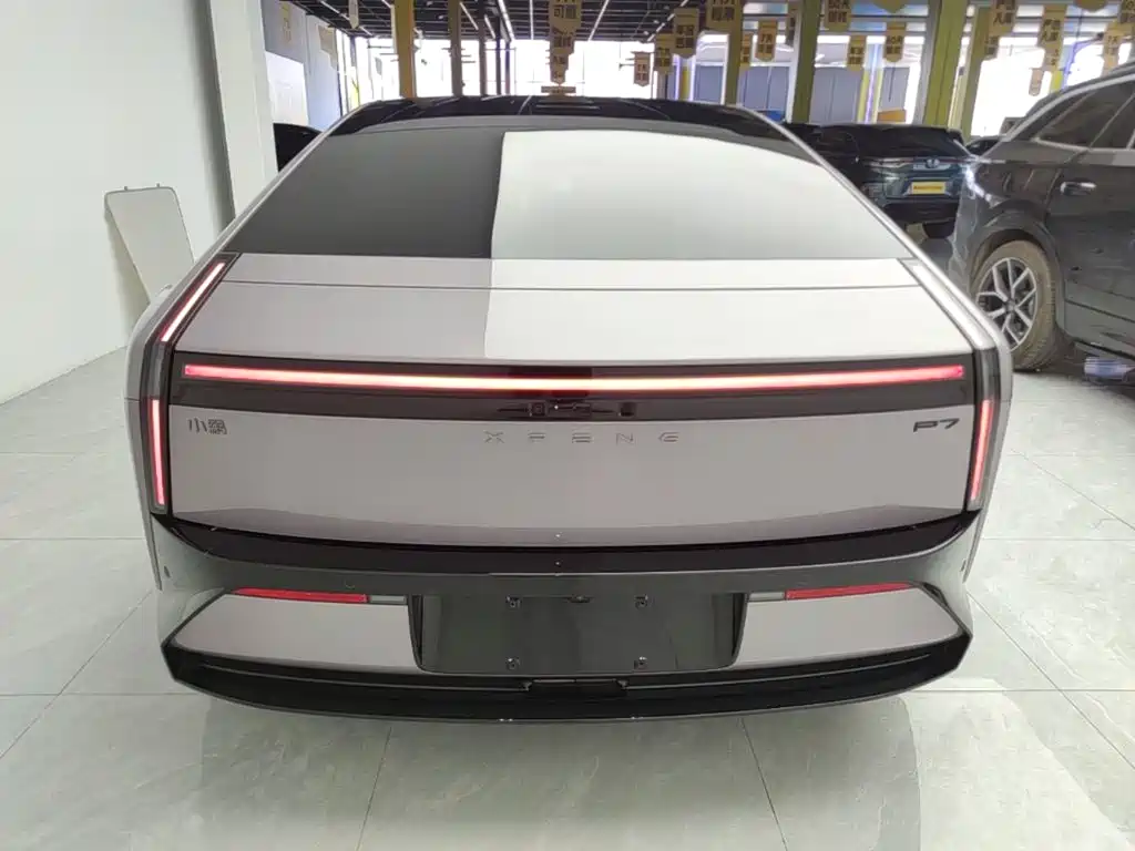 XPeng P7 — миниатюра 6