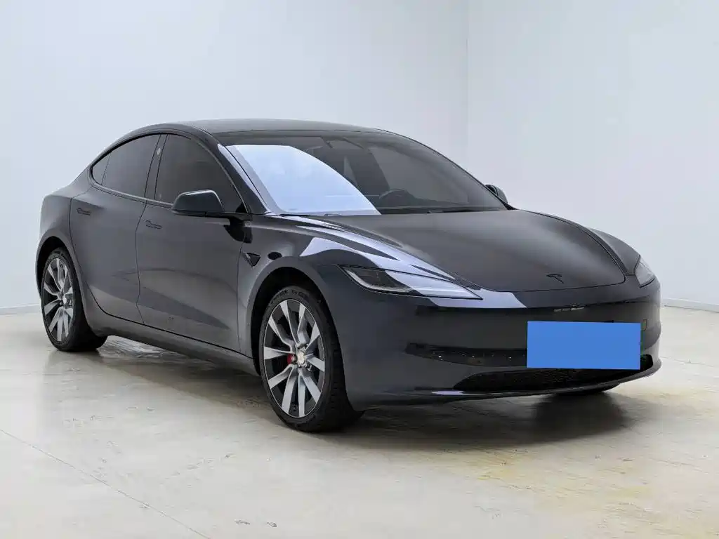 Tesla Model 3 — миниатюра 3