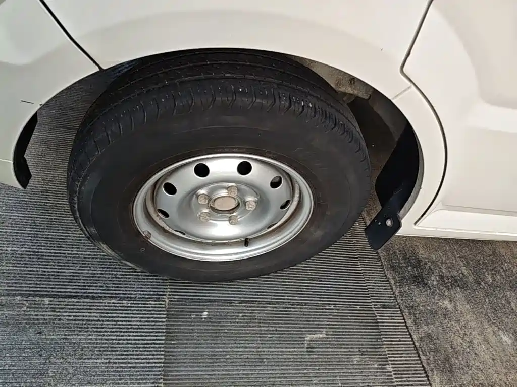 Geely Shuailing — миниатюра 23