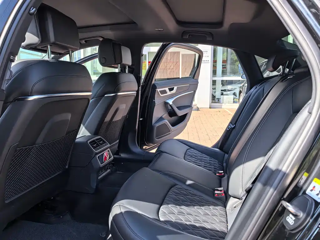 Audi A6L 2025 45 TFSI quattro