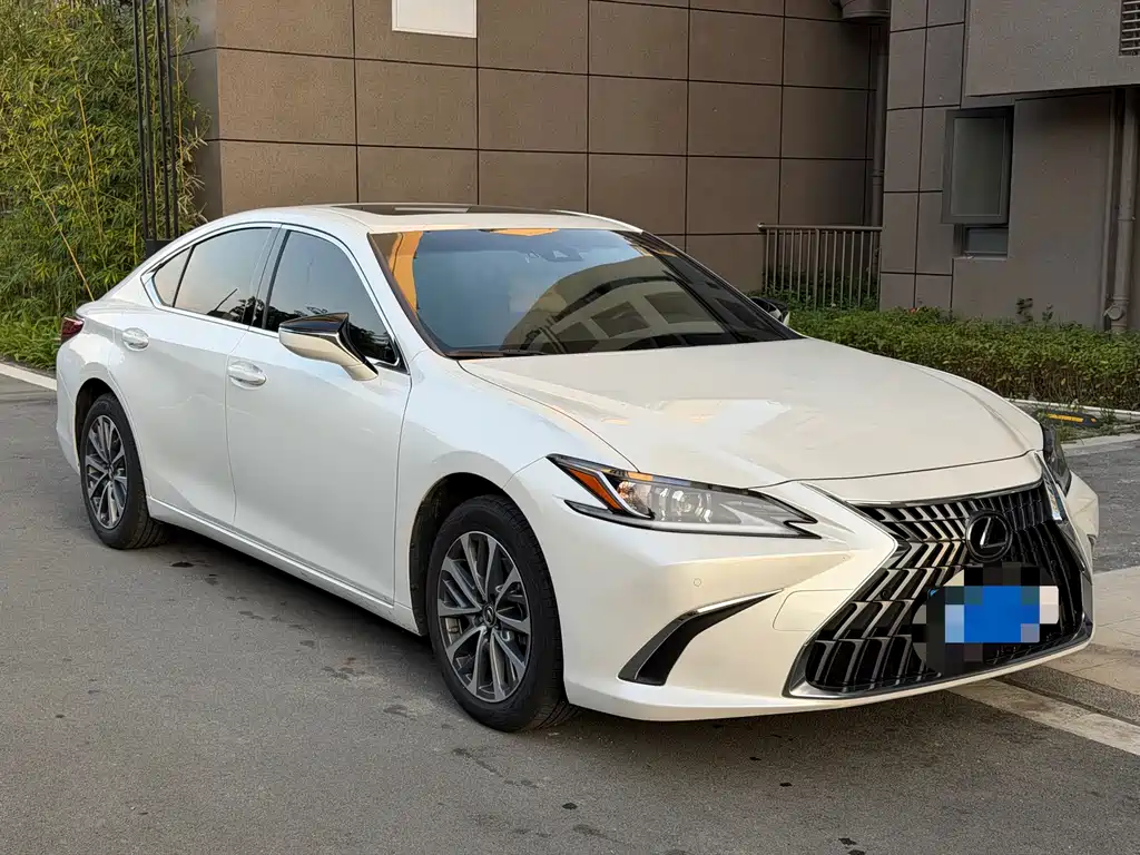 Lexus ES — миниатюра 3