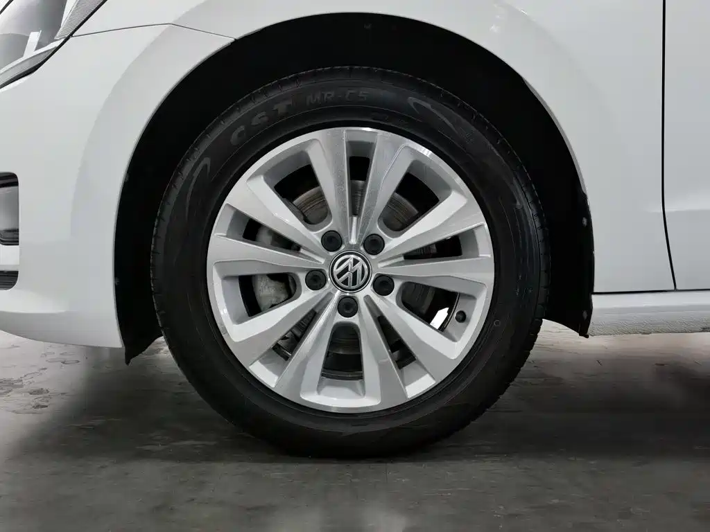Volkswagen Golf Sportsvan — миниатюра 17
