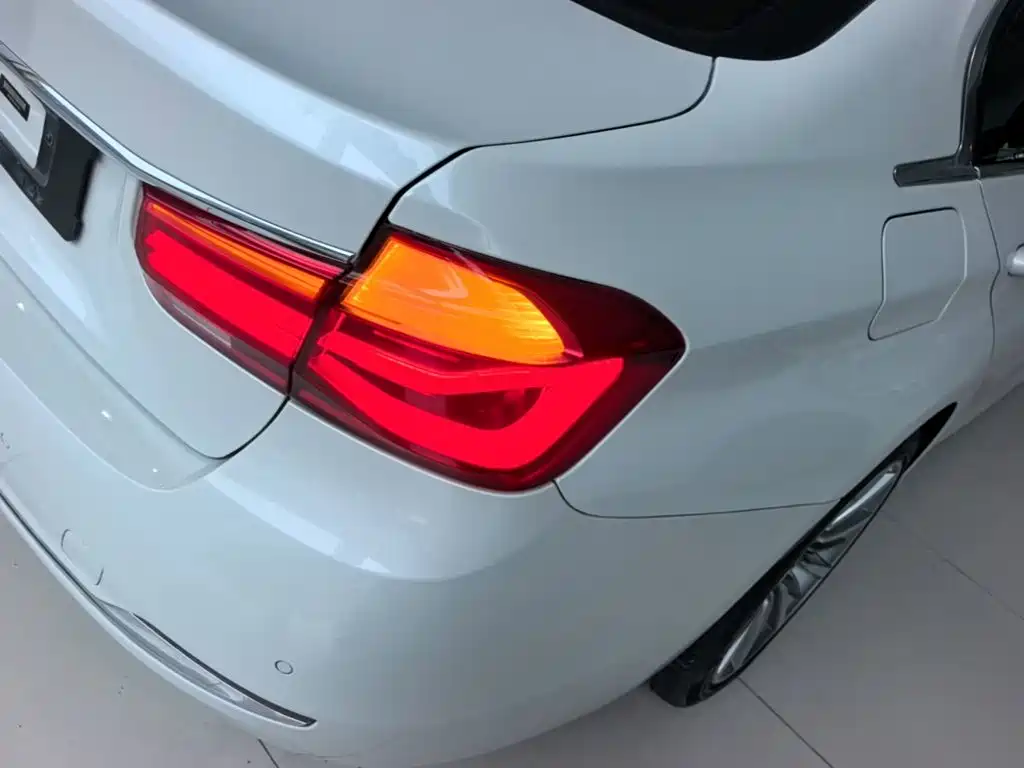 BMW 3 Series — миниатюра 8