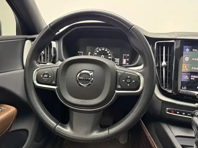 Volvo XC60 2021 T5 Luxury