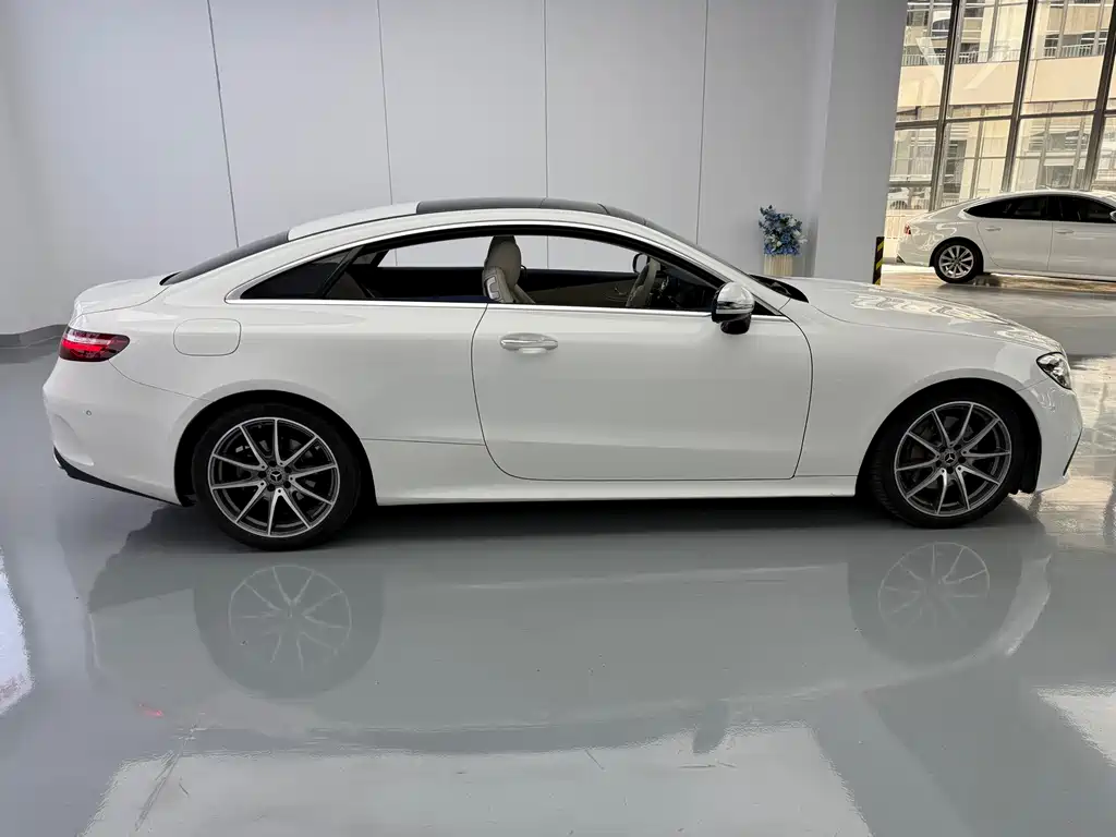 Mercedes-Benz E-Class (Import) — миниатюра 14