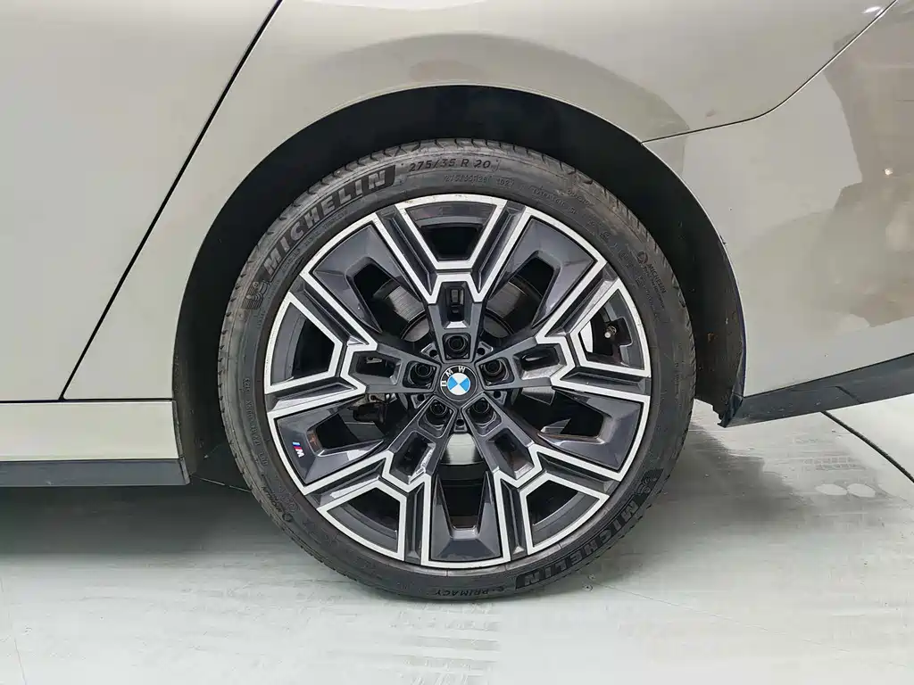 BMW 5 Series — миниатюра 16