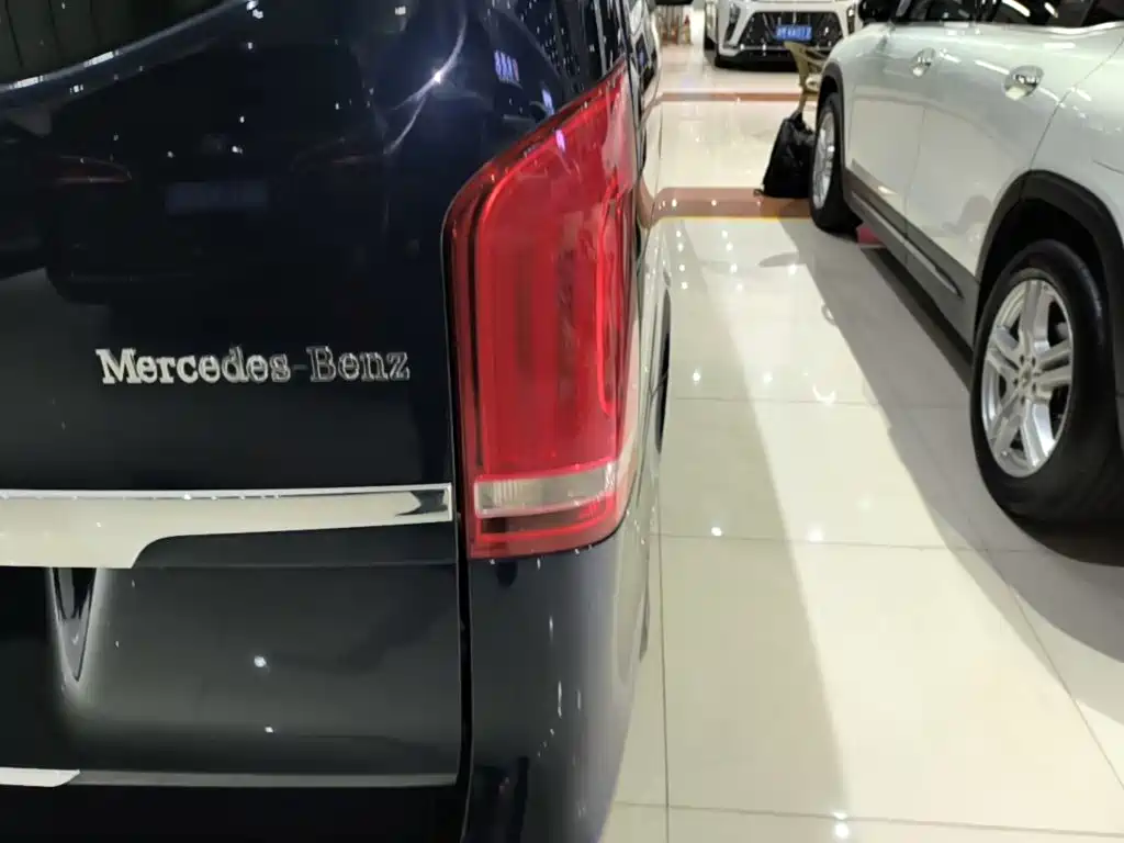 Mercedes-Benz V-Class — миниатюра 8