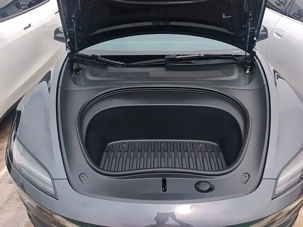 Tesla Model 3 — миниатюра 20