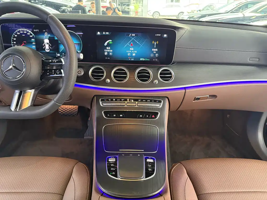 Mercedes-Benz E-Class — миниатюра 15