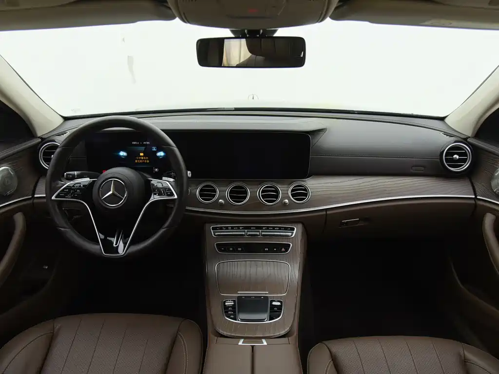 Mercedes-Benz E-Class — миниатюра 7