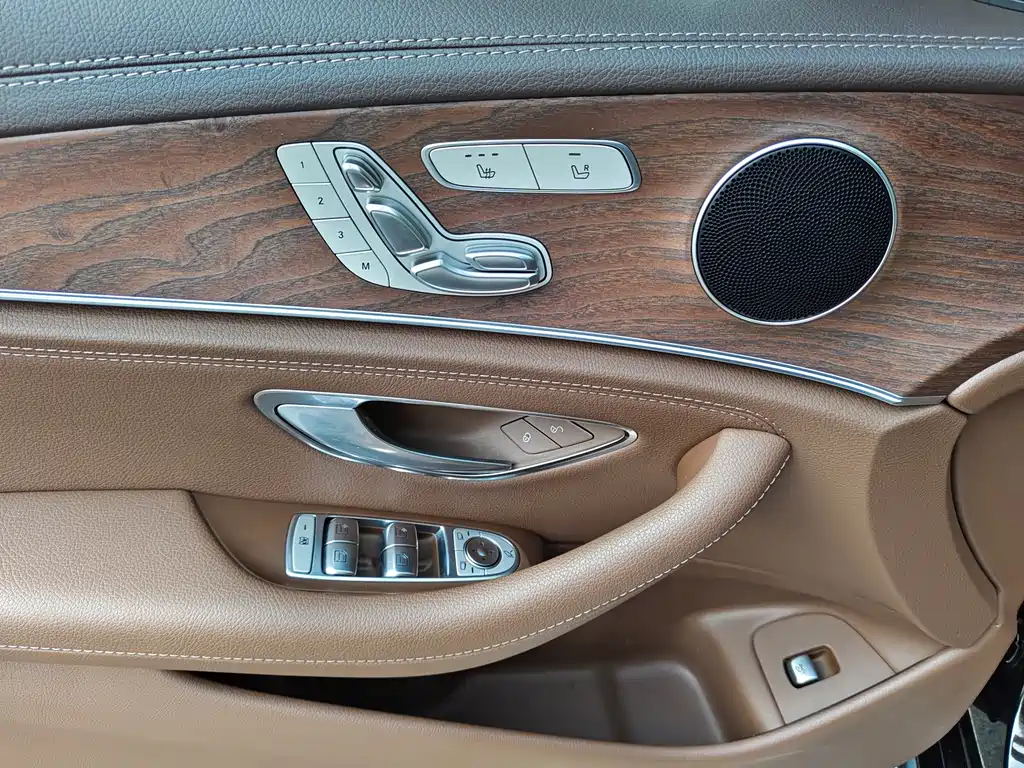 Mercedes-Benz E-Class — миниатюра 22