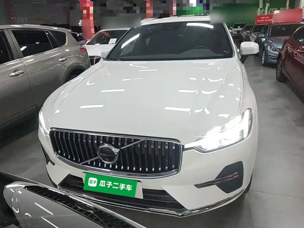 Volvo XC60 PHEV — миниатюра 3