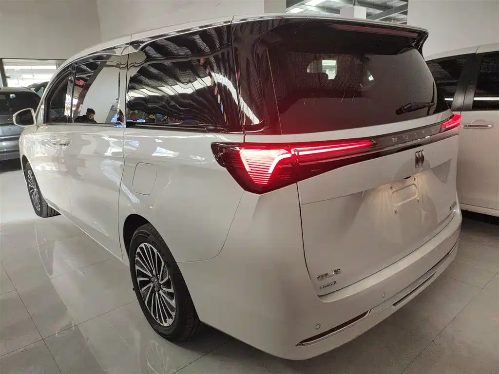 BUICK GL8 NEW ENERGY