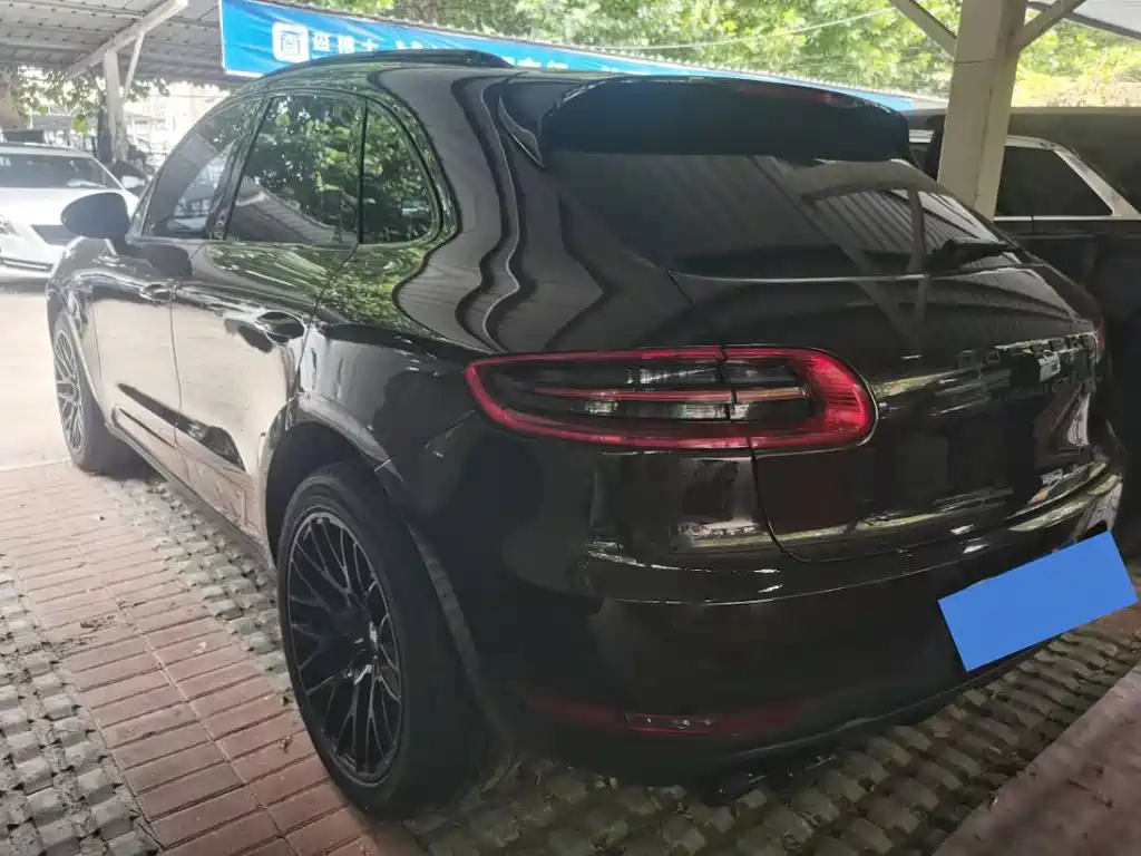 Porsche Macan — миниатюра 9