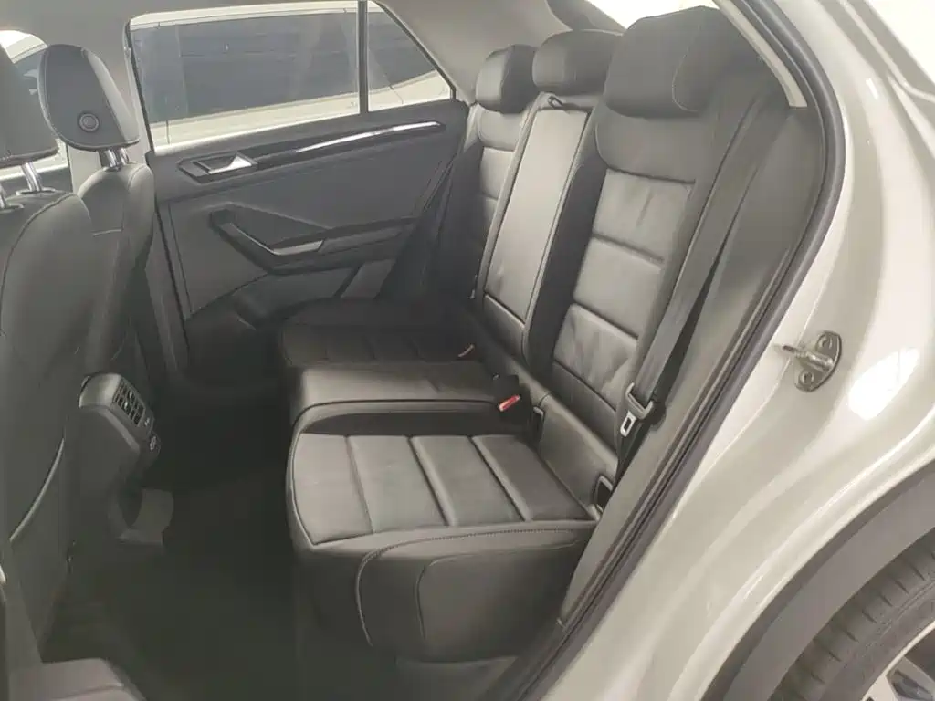 Volkswagen T-Roc — миниатюра 17
