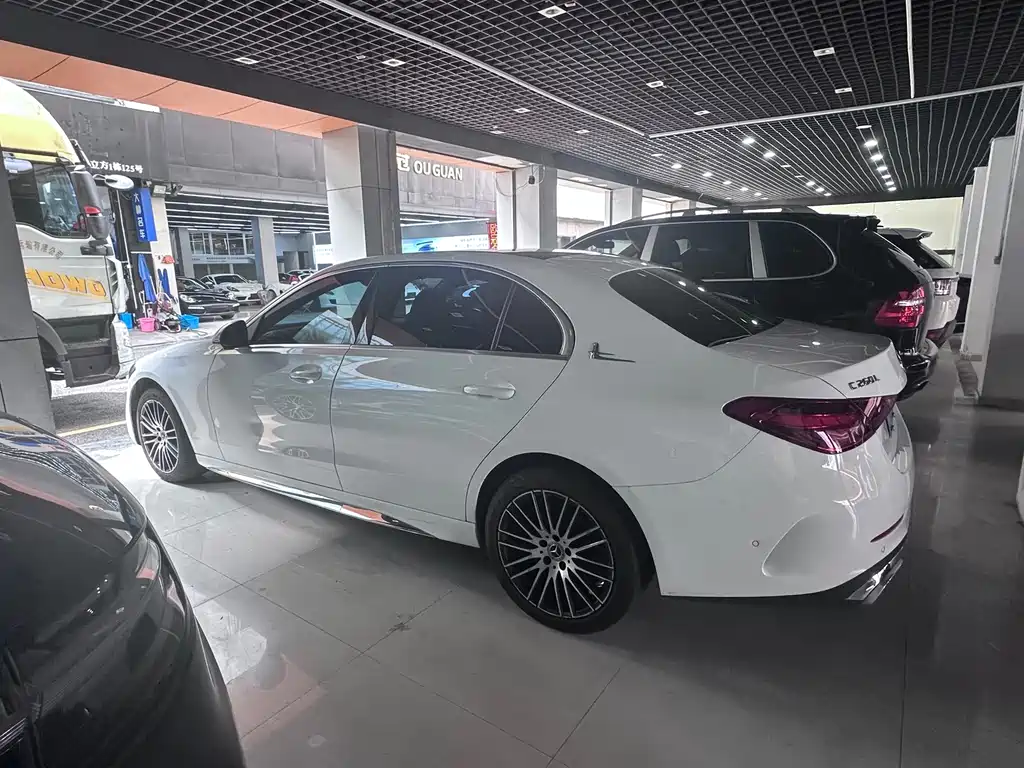 Mercedes-Benz C-Class — миниатюра 5