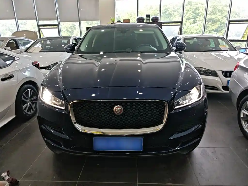 Jaguar F-PACE — миниатюра 3